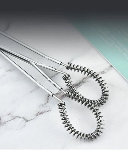 Handheld Mini Egg Blender — Portable Electric Whisk for Baking & Drinks
