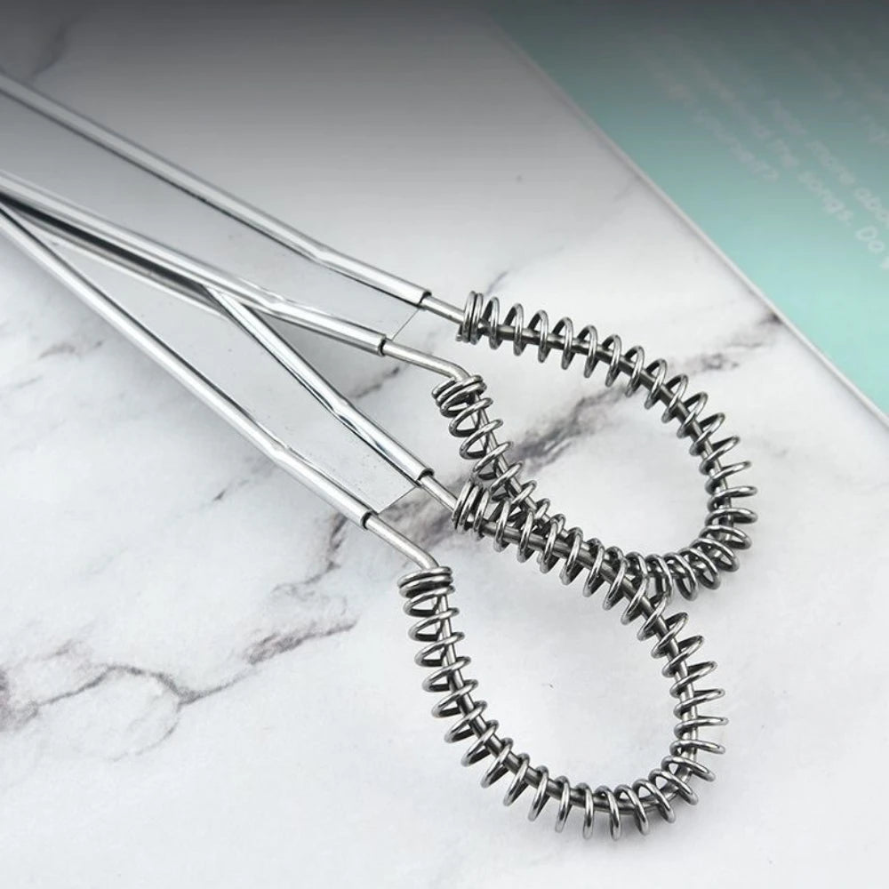 Handheld Mini Egg Blender — Portable Electric Whisk for Baking & Drinks